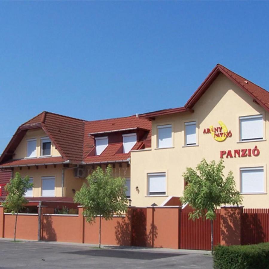 Arany Patko Panzio Hotell Debrecen Exteriör bild