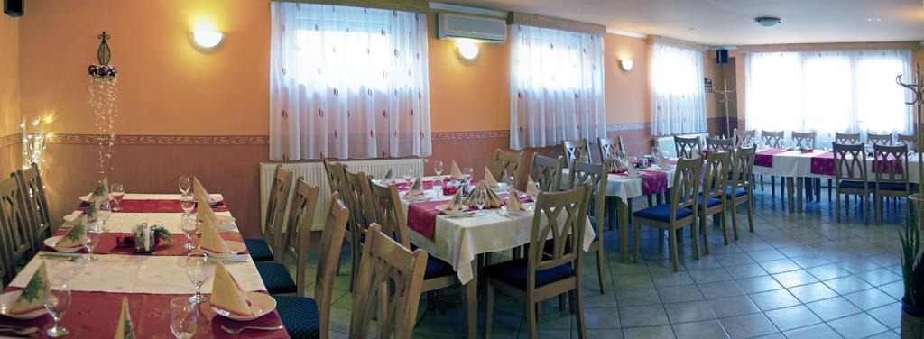 Arany Patko Panzio Hotell Debrecen Exteriör bild