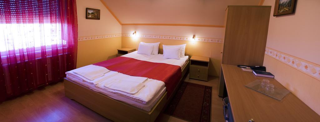 Arany Patko Panzio Hotell Debrecen Exteriör bild
