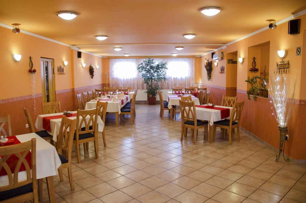 Arany Patko Panzio Hotell Debrecen Exteriör bild