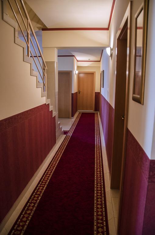 Arany Patko Panzio Hotell Debrecen Exteriör bild