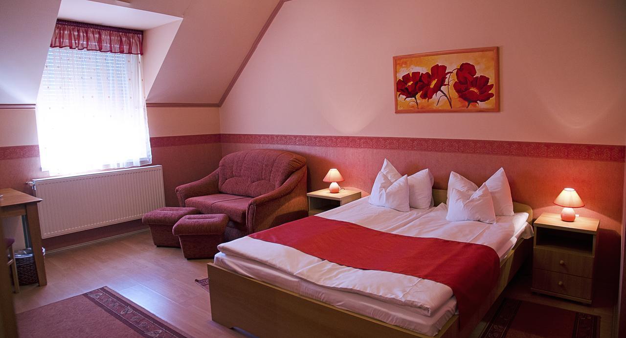 Arany Patko Panzio Hotell Debrecen Exteriör bild